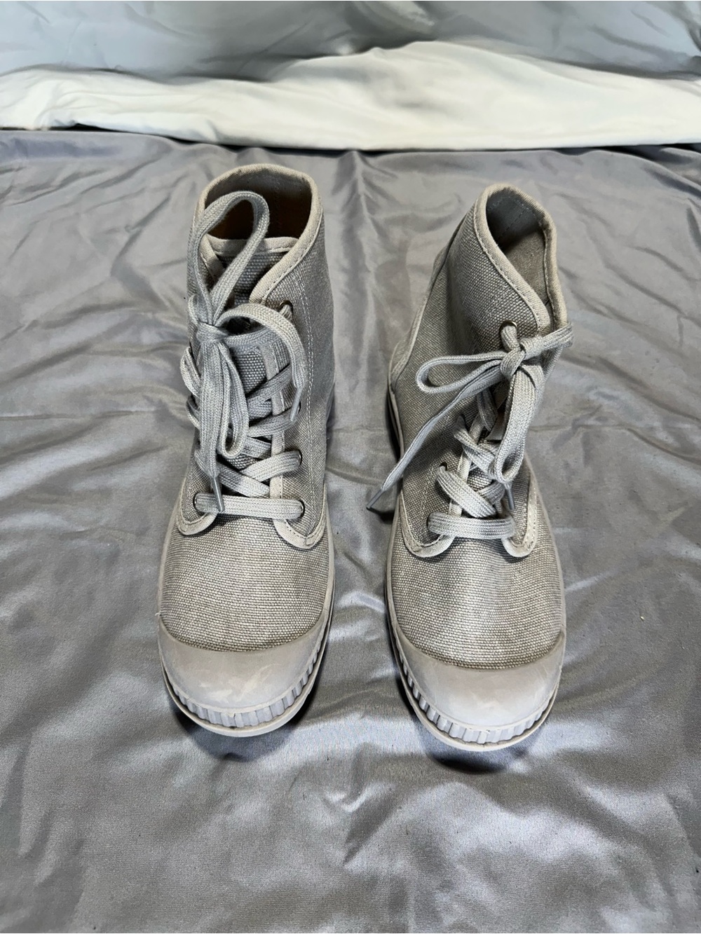 SO Men’s Gray Canvas High-Top Boots